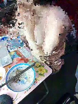 Snapshot of Alone_nothing chatting on March 6, 12:23 pm Alone nothing online show from March 6, 12:23 pm