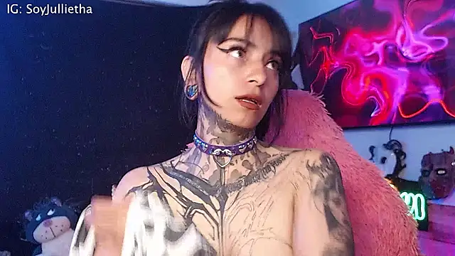 Julls420  online show from February 19, 3:35 am