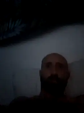 Snapshot of illann97126 chatting on December 18, 5:35 am illann97126 online show from December 18, 5:35 am