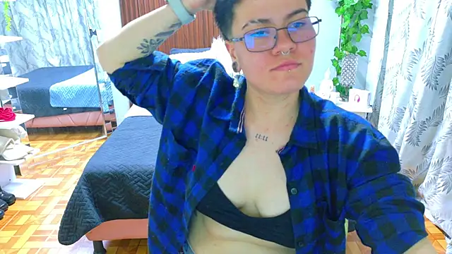 geminis xxx online show from April 10, 3:45 am