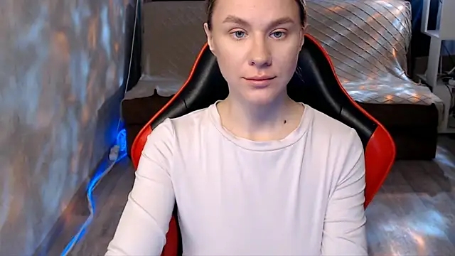 MiaBun1 online show from March 18, 4:04 am