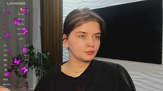 LanaTreades online show from February 10, 1:04 pm