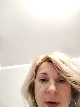 AhlyssaLove1155 online show from January 31, 7:11 pm