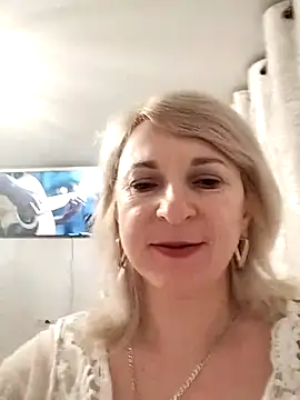 Snapshot of AhlyssaLove1155 chatting on April 15, 5:31 pm AhlyssaLove1155 online show from April 15, 5:31 pm