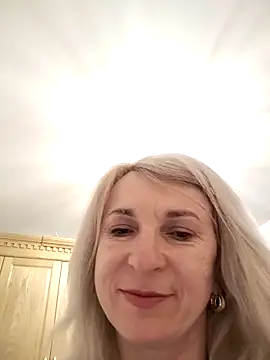 Snapshot of AhlyssaLove1155 chatting on April 19, 6:10 pm AhlyssaLove1155 online show from April 19, 6:10 pm