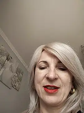 Snapshot of AhlyssaLove1155 chatting on June 7, 12:53 pm AhlyssaLove1155 online show from June 7, 12:53 pm