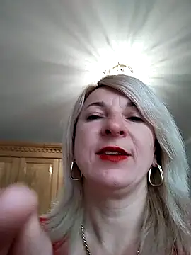 Snapshot of AhlyssaLove1155 chatting on July 25, 5:05 am AhlyssaLove1155 online show from July 25, 5:05 am