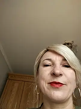Snapshot of AhlyssaLove1155 chatting on July 26, 6:43 am AhlyssaLove1155 online show from July 26, 6:43 am