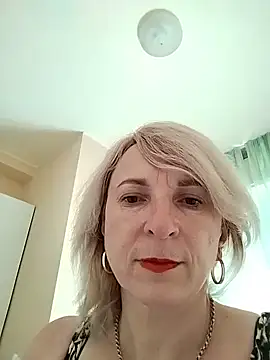 Snapshot of AhlyssaLove1155 chatting on August 3, 12:21 pm AhlyssaLove1155 online show from August 3, 12:21 pm
