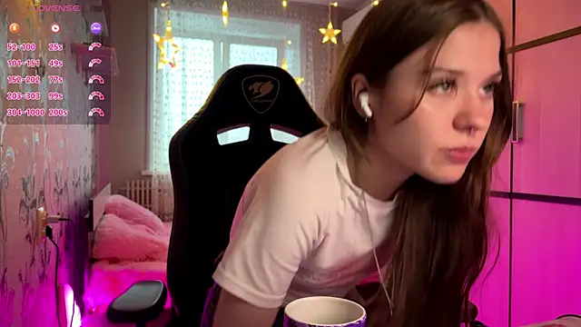 GayleLuu online show from December 22, 12:24 pm