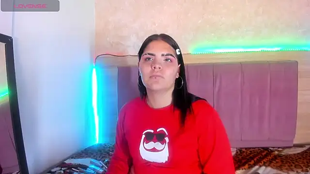 Snapshot of alunnaclarkcm chatting on December 14, 5:02 am alunnaclarkcm online show from December 14, 5:02 am