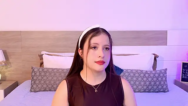 Snapshot of BellaFlecher chatting on February 21, 7:48 pm BellaFlecher online show from February 21, 7:48 pm