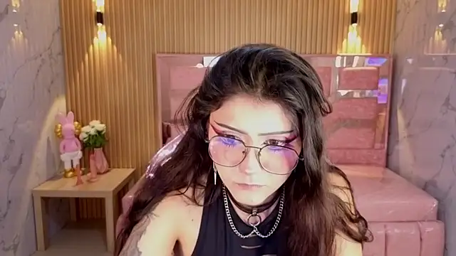 miss devil s online show from January 8, 3:09 am