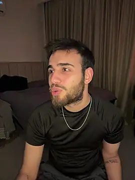 Snapshot of 2HARDKURT chatting on February 2, 6:50 pm 2HARDKURT online show from February 2, 6:50 pm