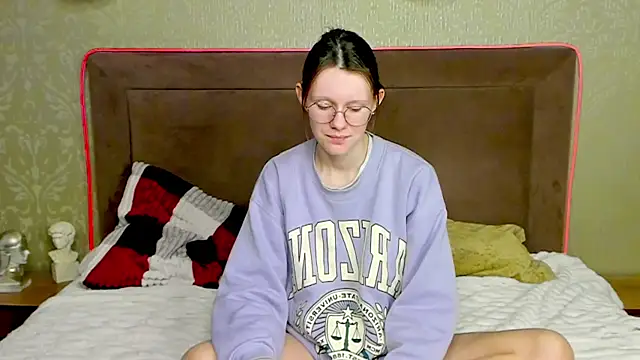 RoxyHerena online show from January 14, 4:07 am