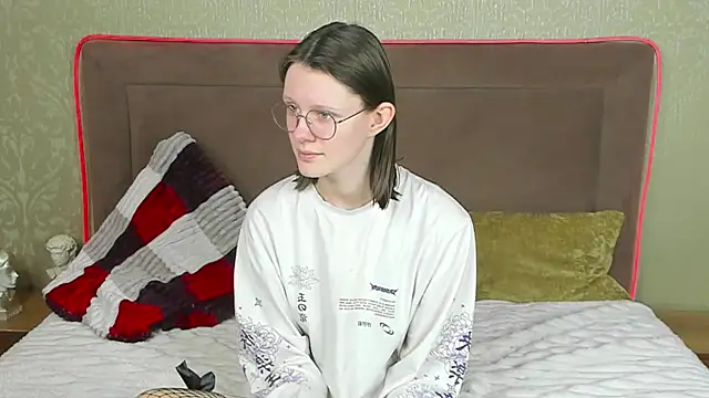 RoxyHerena online show from January 19, 8:07 am