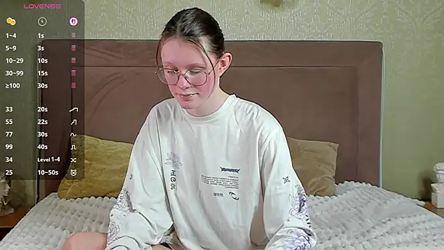 RoxyHerena online show from February 10, 12:09 pm