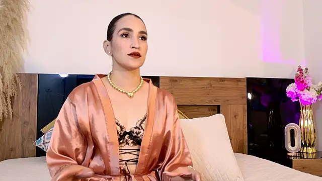 LucyHanks online show from March 10, 11:37 am