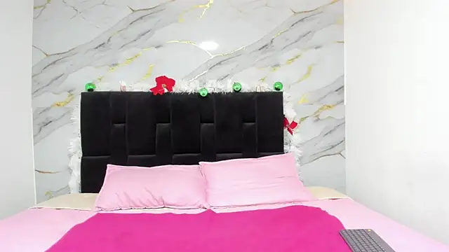 emmmaa moon online show from December 16, 5:40 pm