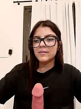 lililovexx online show from February 3, 1:26 am