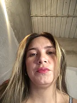 Snapshot of Charlott_smi chatting on March 3, 4:46 pm Charlott smi online show from March 3, 4:46 pm