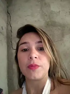 Snapshot of Charlott_smi chatting on March 16, 5:28 pm Charlott smi online show from March 16, 5:28 pm