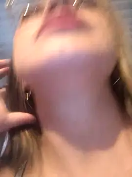 Snapshot of Charlott_smi chatting on March 20, 6:13 pm Charlott smi online show from March 20, 6:13 pm