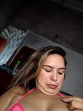 Snapshot of Charlott_smi chatting on April 9, 4:56 pm Charlott smi online show from April 9, 4:56 pm