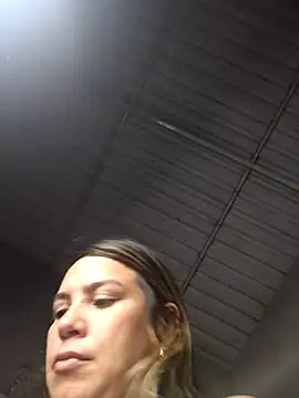 Snapshot of Charlott_smi chatting on April 15, 7:58 pm Charlott smi online show from April 15, 7:58 pm