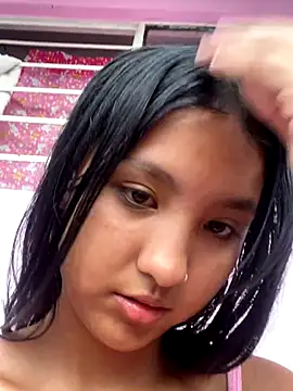 Snapshot of firuze_hatunn1 chatting on December 13, 8:36 pm firuze hatunn1 online show from December 13, 8:36 pm