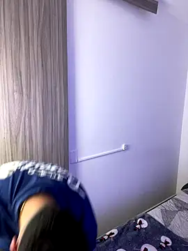 Snapshot of Goldenknight33 chatting on December 17, 5:08 pm Goldenknight33 online show from December 17, 5:08 pm