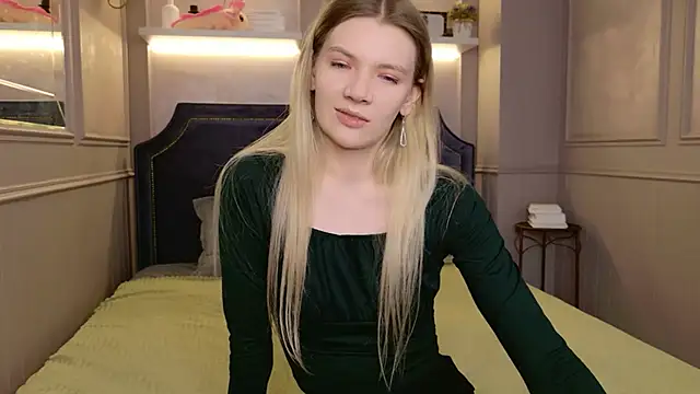 Vivien Hans online show from March 3, 8:37 pm