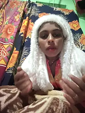 Snapshot of Rajni_sexybhabi chatting on December 17, 4:35 pm Rajni sexybhabi online show from December 17, 4:35 pm