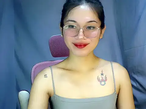 Snapshot of bombely_69 chatting on June 13, 3:10 pm bombely 69 online show from June 13, 3:10 pm