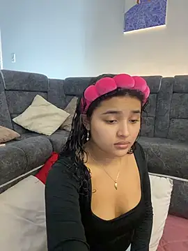 ladulcemary  online show from January 6, 2:10 pm