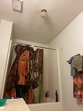 Snapshot of Hornystuff chatting on April 3, 1:20 pm Hornystuff online show from April 3, 1:20 pm