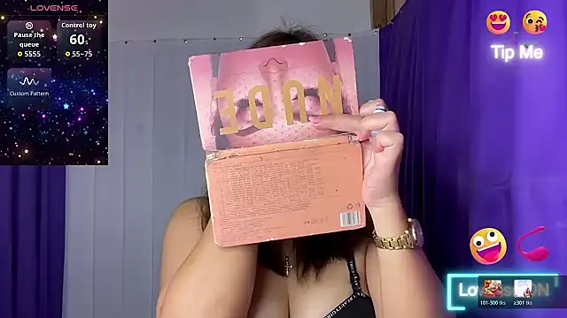 Snapshot of Lovely_apple19 chatting on July 9, 6:17 am Lovely apple19 online show from July 9, 6:17 am