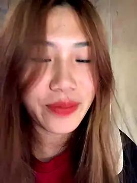 Snapshot of Fragrance-2222 chatting on December 15, 1:54 am Fragrance-2222 online show from December 15, 1:54 am