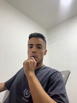 Snapshot of Macky_bms chatting on February 22, 12:34 am Macky bms online show from February 22, 12:34 am