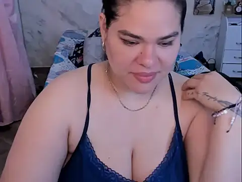 NinaFuentes2X online show from May 8, 4:40 am