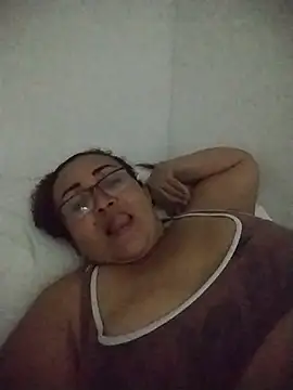 Nini Love  online show from February 25, 2:21 am