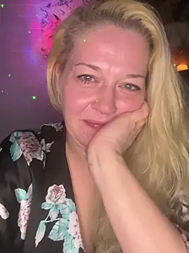 JenniferCarmen online show from January 6, 4:43 pm