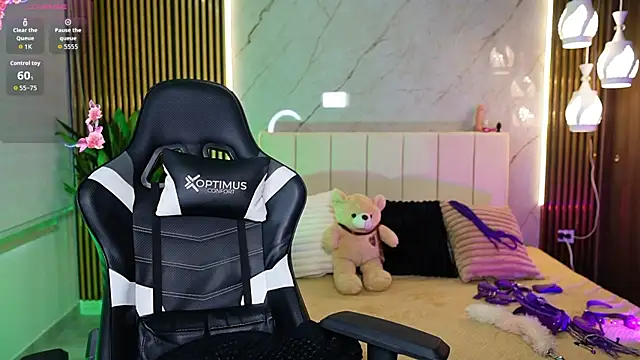 Lyra Black  online show from January 7, 3:25 pm