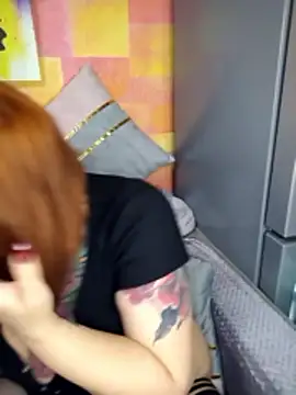 Snapshot of Very_sly_fox chatting on February 15, 8:49 pm Very sly fox online show from February 15, 8:49 pm