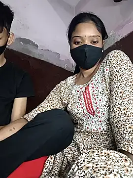 couplegk71 online show from February 9, 10:52 am