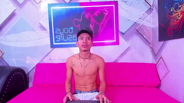 Alex jeins at online show from March 16, 2:10 pm