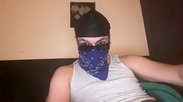 Snapshot of angelblanco chatting on April 14, 7:03 am angelblanco online show from April 14, 7:03 am