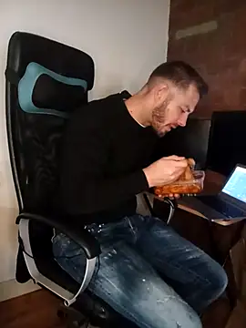 cheekycherryx online show from March 28, 5:07 am