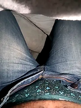 DominantSnowball44 online show from December 14, 5:40 pm