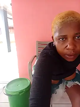 Snapshot of SexyMbali_01 chatting on December 14, 8:09 am SexyMbali 01 online show from December 14, 8:09 am